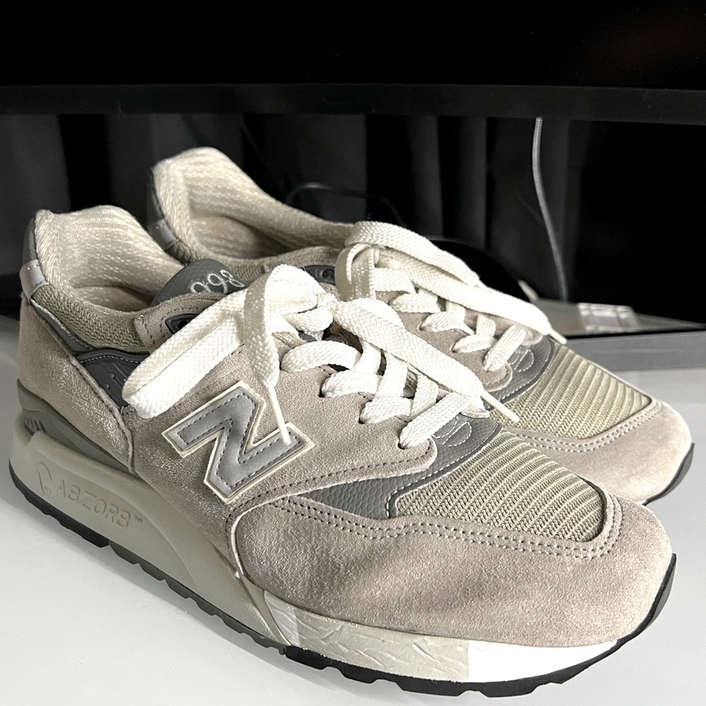 New Balance Made In USA 998 Grey RARE find! 8.5 Men lightly worn almost new cond